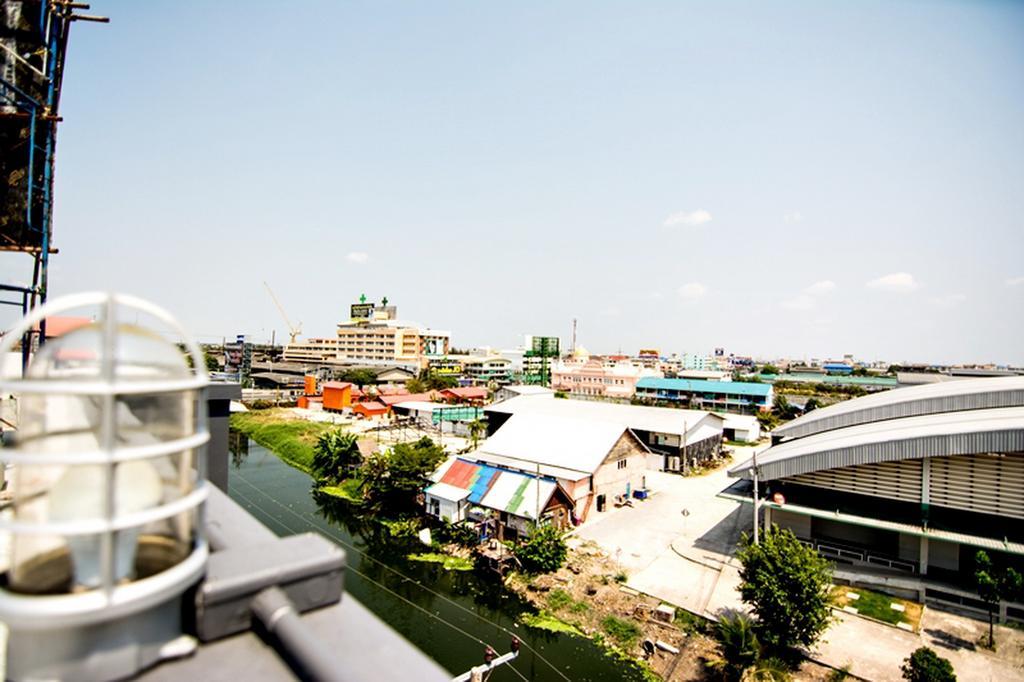 At Ease Hotel Suvarnabhumi Bang Phli Dış mekan fotoğraf