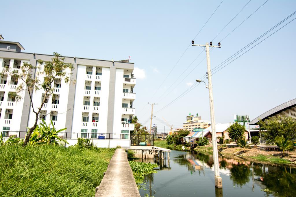 At Ease Hotel Suvarnabhumi Bang Phli Dış mekan fotoğraf