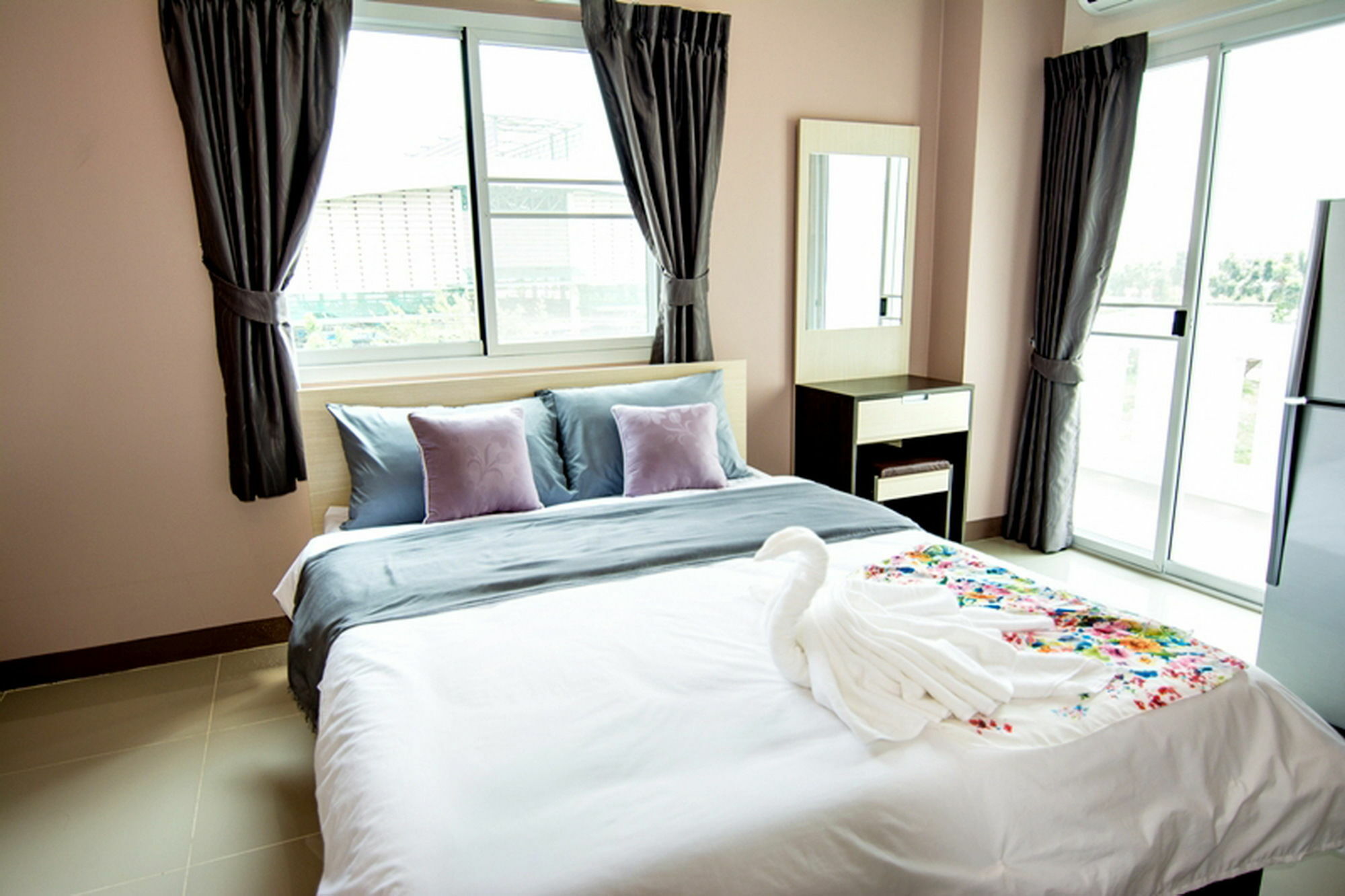 At Ease Hotel Suvarnabhumi Bang Phli Dış mekan fotoğraf